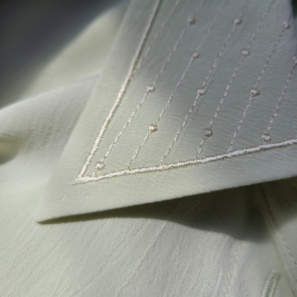 Canda Textured Green Button-down Blouse with Embroidered Collar, Size XL - Picture 5 of 10